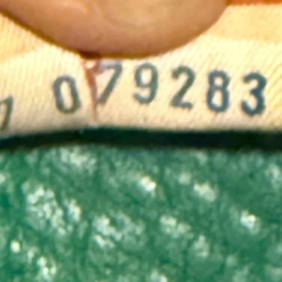 Dooney and Bourke large sling in Kelly Green - Picture 12 of 15